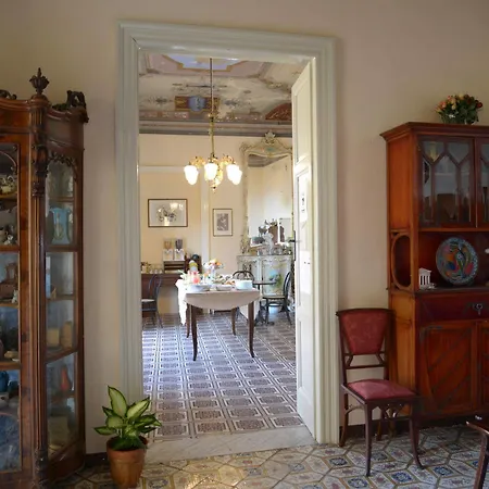 Della Posta Vecchia Couette-café